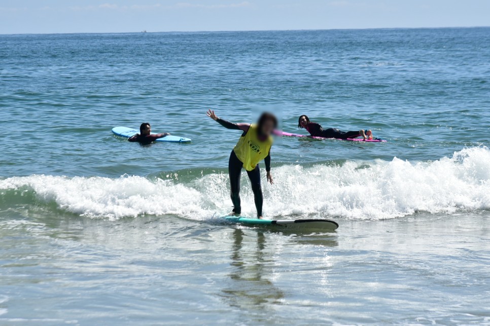양양 서핑 강습 명소와 인구해변 풍경