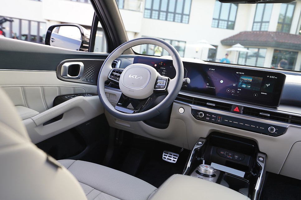 쏘렌토 국산 하이브리드 SUV 높은 인기 SK렌터카 다이렉트로 구매해보세요.