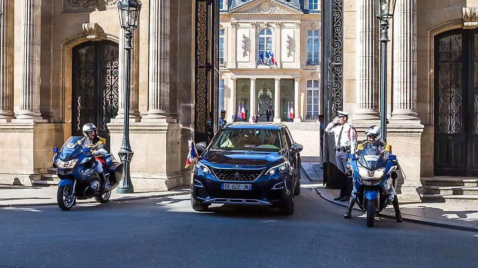 프랑스 대통령 의전차로 사용되는 푸조 5008 시승기 SUV + MPV