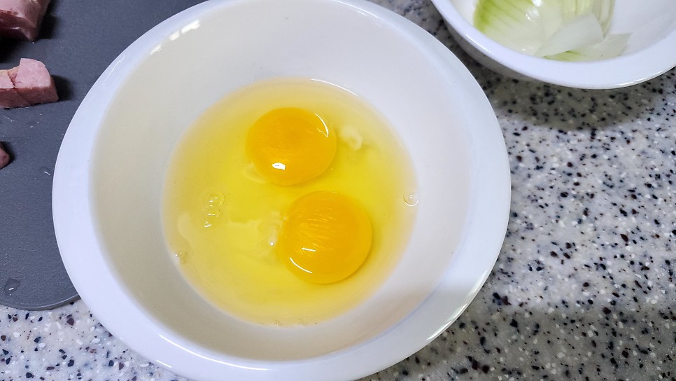 혼밥메뉴 스팸마요덮밥 소스 한그릇음식 스팸 계란덮밥 양파볶음으로 간장덮밥