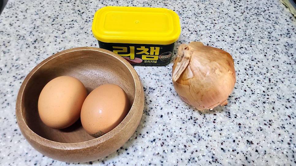 혼밥메뉴 스팸마요덮밥 소스 한그릇음식 스팸 계란덮밥 양파볶음으로 간장덮밥