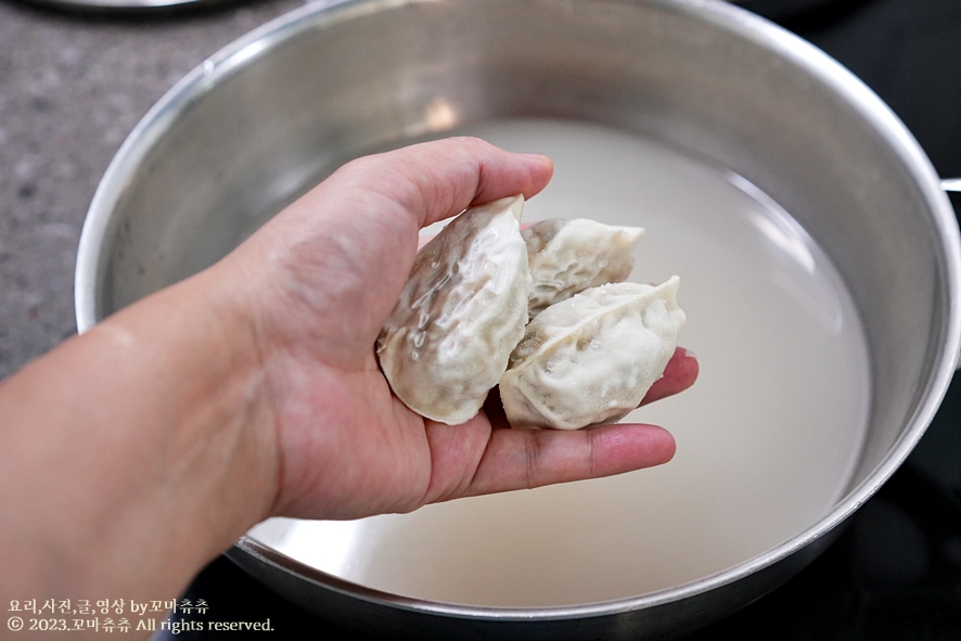 사골 만두국 끓이는법 레시피 떡만둣국 사골 만둣국 떡만두국 끓이는법 간단한 아침 메뉴 추천