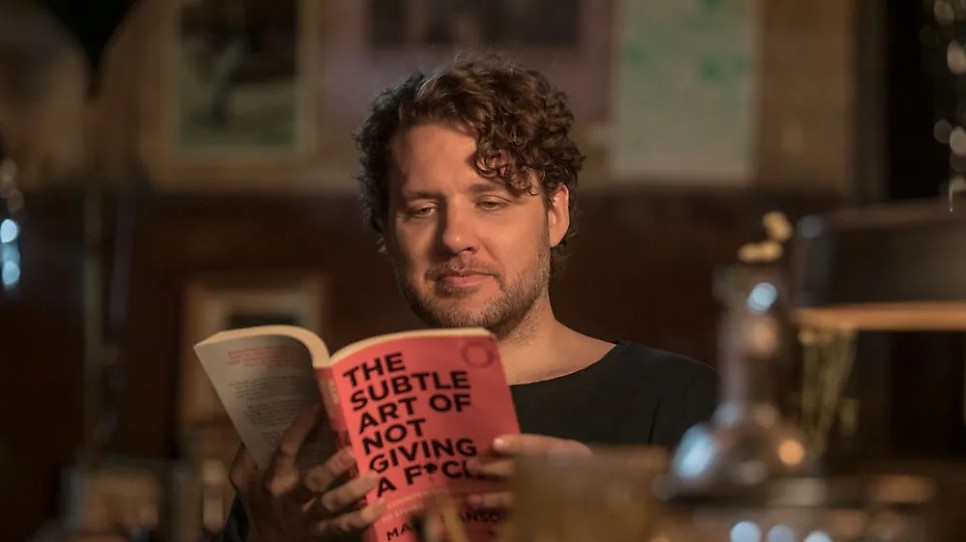 신경끄기의 기술 /The Subtle Art of Not Giving a F*ck (2023년)