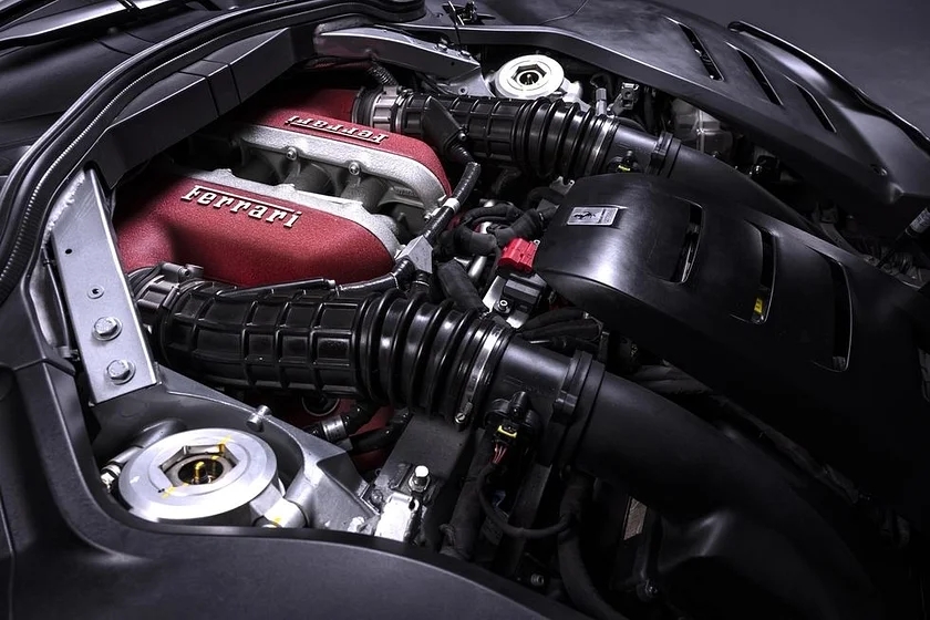 페라리의 아이콘, V12 엔진에 경의를 표하다
