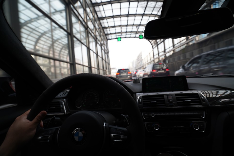 BMW M3 에어컨 필터 교체 자동차 냄새나거나 냉매 가스 충전이 안되서 안 시원할까?