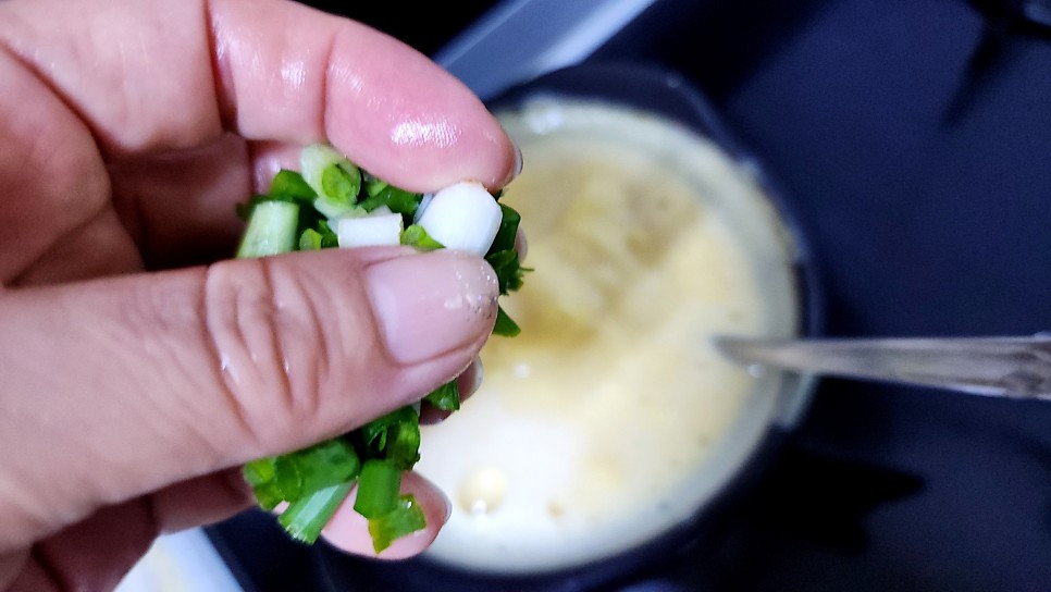 간단 계란찜 뚝배기 폭탄계란찜 만드는법 달걀찜 날치알계란찜 만들기 계란요리