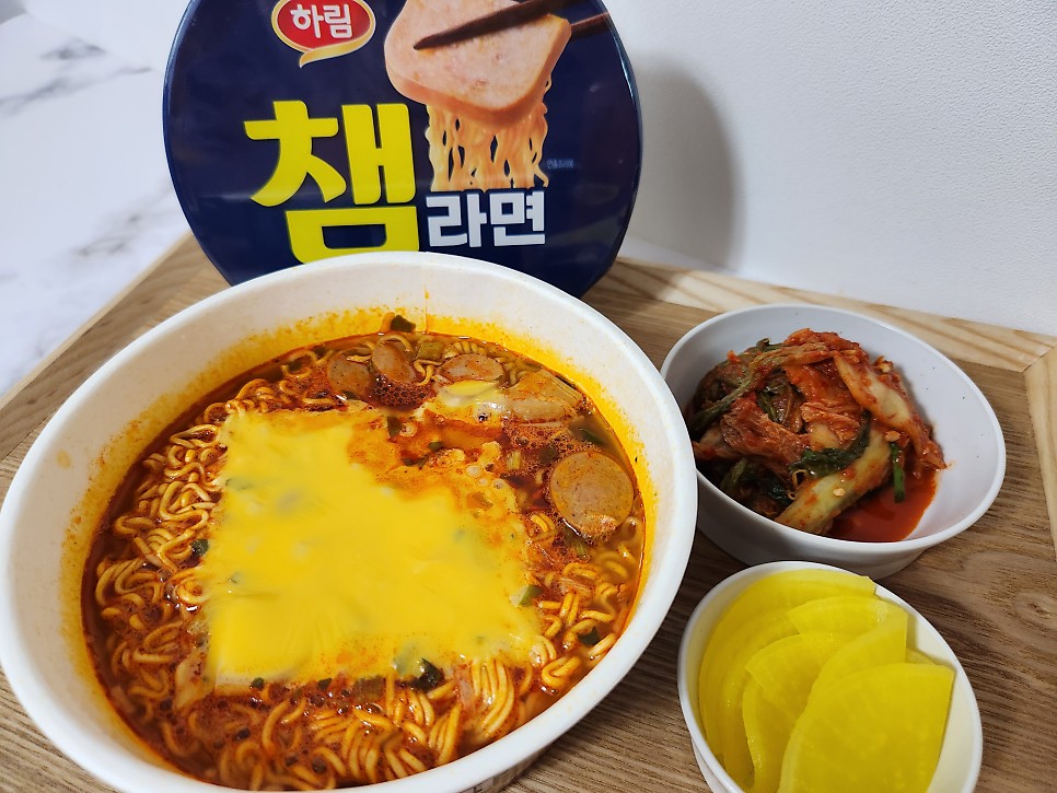 하림 챔라면 시식 후기 구교환 챔이 들어간 부대찌개라면 편의점 스팸라면 추천