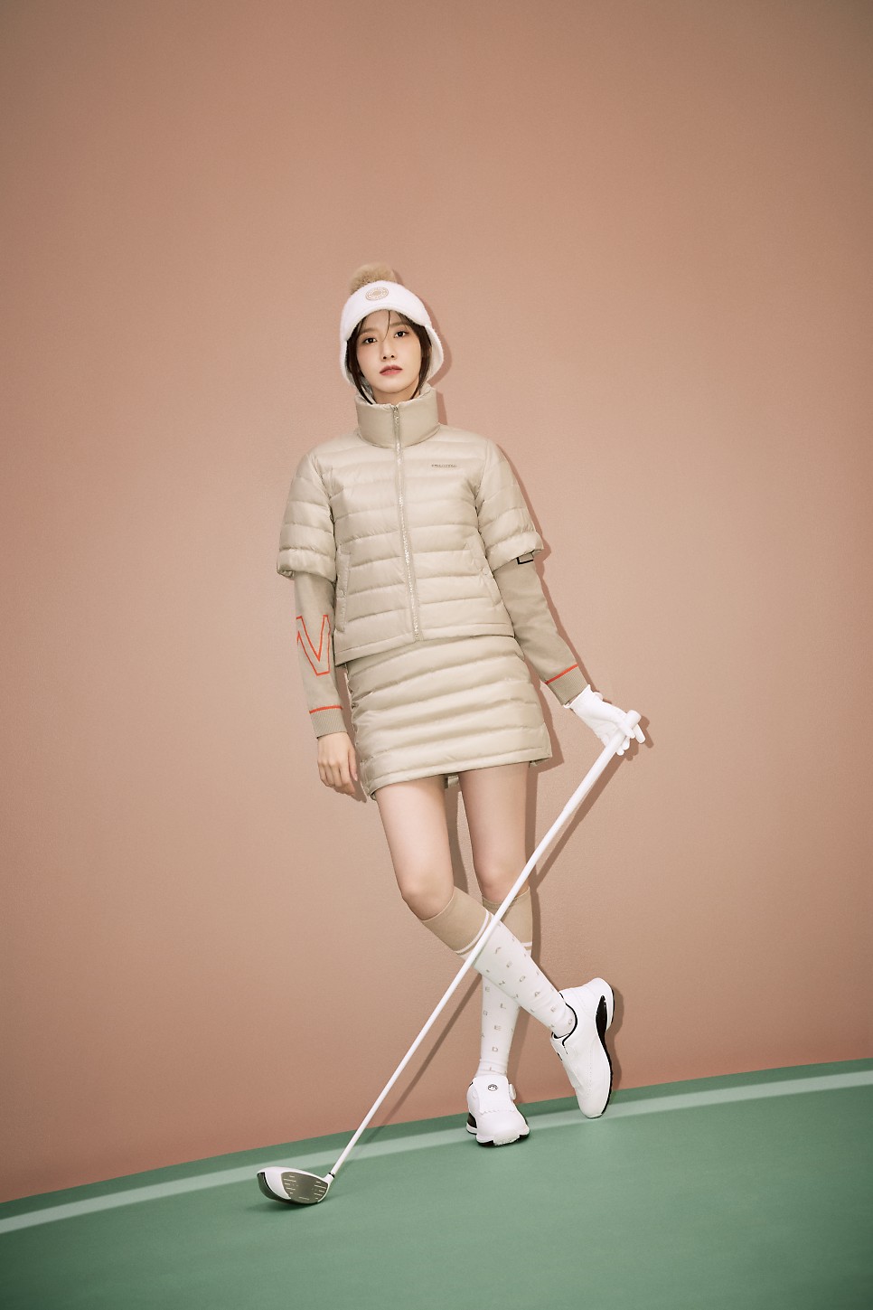 와이드앵글 23FW 여성골프웨어 윤아 겨울 골프웨어 패션