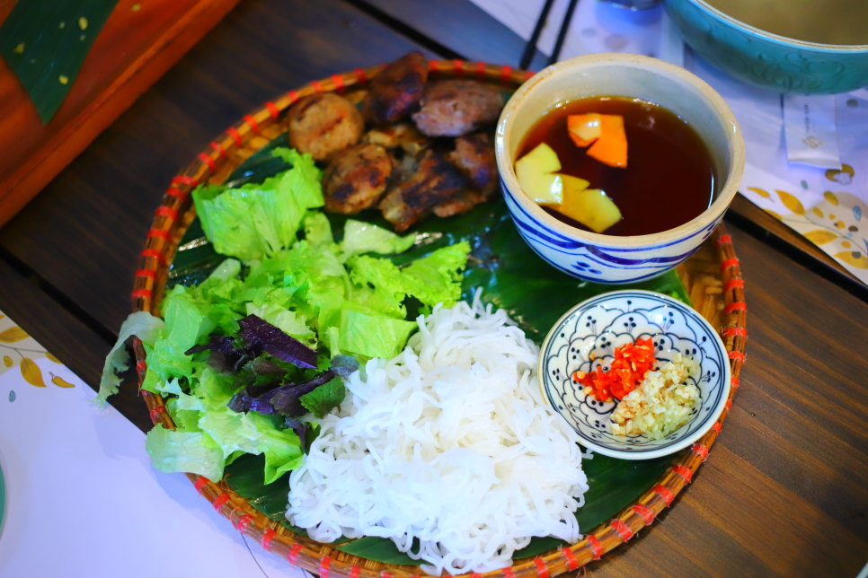 베트남 다낭 쌀국수 맛집 한시장 근처 현지 티엔킴 레스토랑