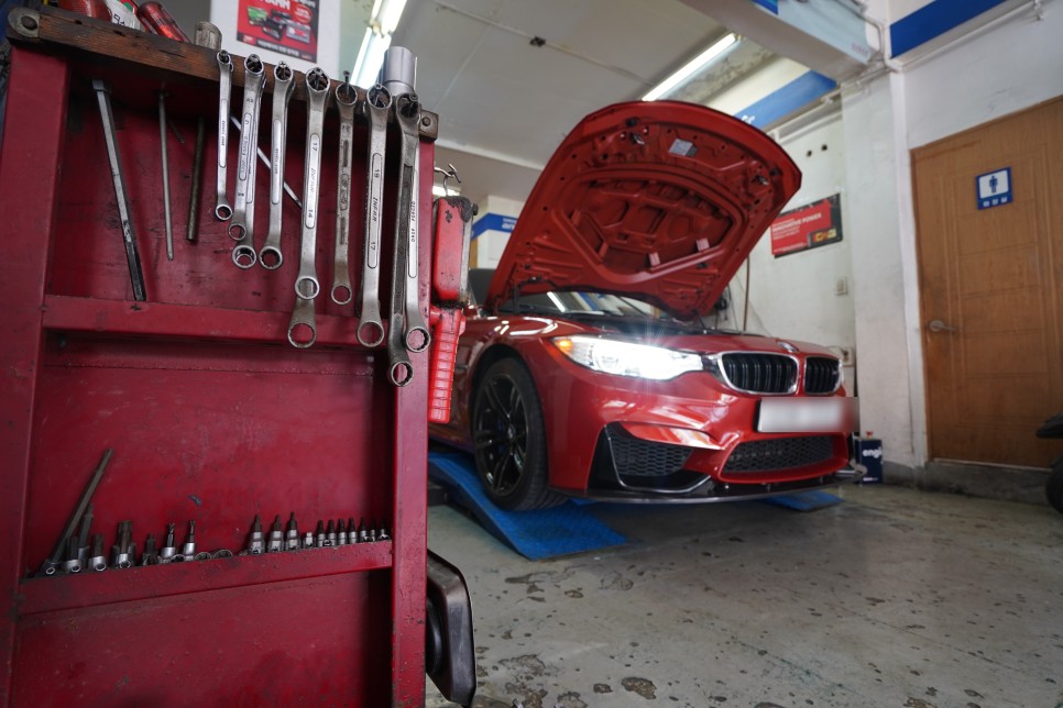 BMW M3 엔진오일 교환주기에 맞춰 리스타로 교체했습니다. (종류/점도/시기/비용/색깔)