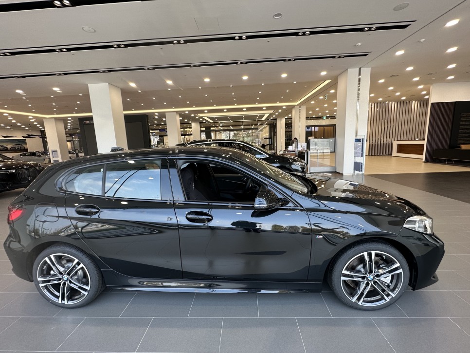 BMW 1시리즈 120i 할인 프로모션 및 재고 정보, 지금 문의해보세요.