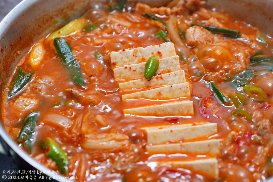 돼지고기 김치찌개 맛있게 끓이는법 맛보장 삼겹살 김치찌개 레시피 재료 오늘 저녁메뉴 추천