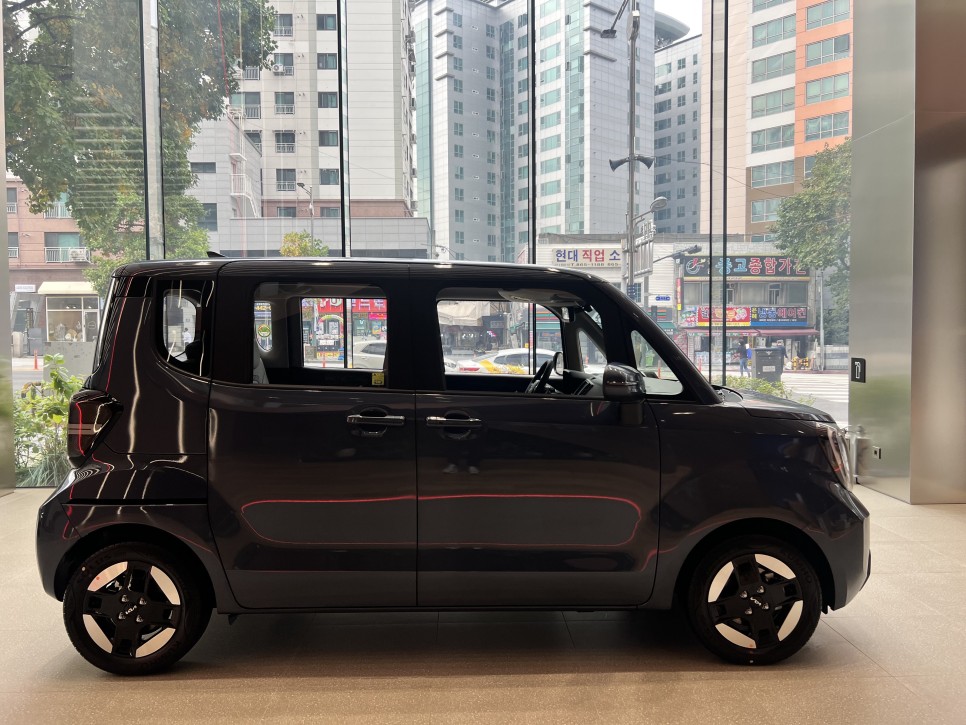 2024 레이 EV 제원 모의견적 정보 '전기차 보조금 및 트렁크 공간' 오너평가 포토 모델비교