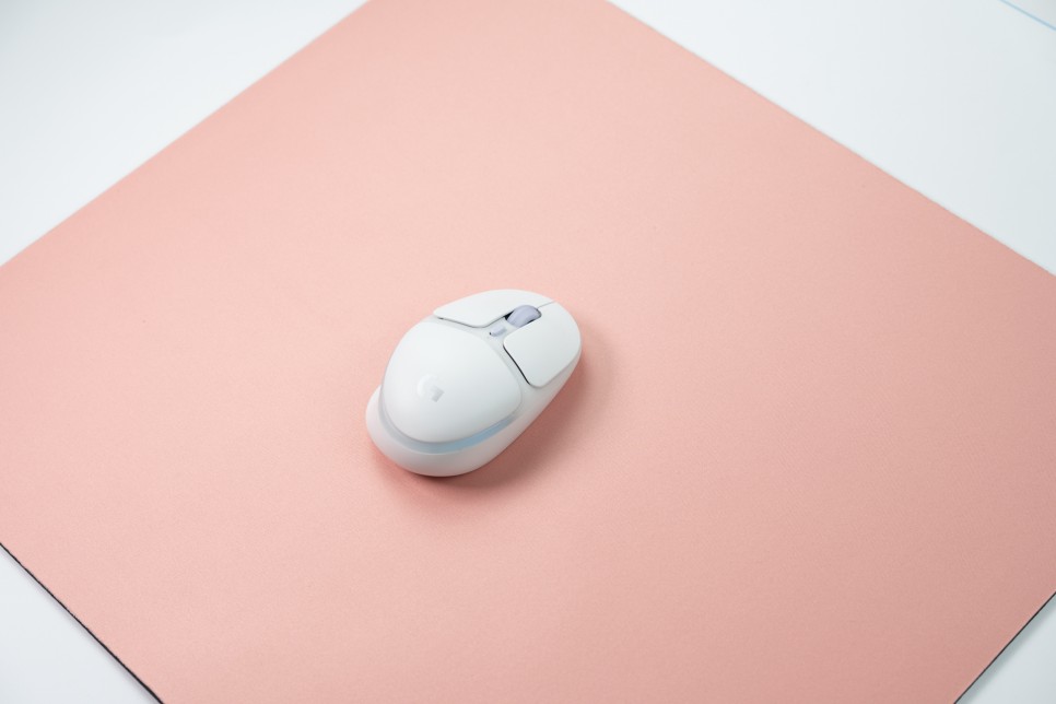 매크로 기능 갖춘 게이밍 마우스 추천 아기자기한 디자인의 로지텍 G705