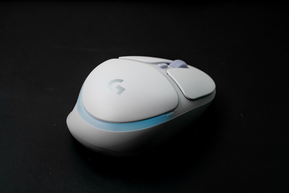 매크로 기능 갖춘 게이밍 마우스 추천 아기자기한 디자인의 로지텍 G705