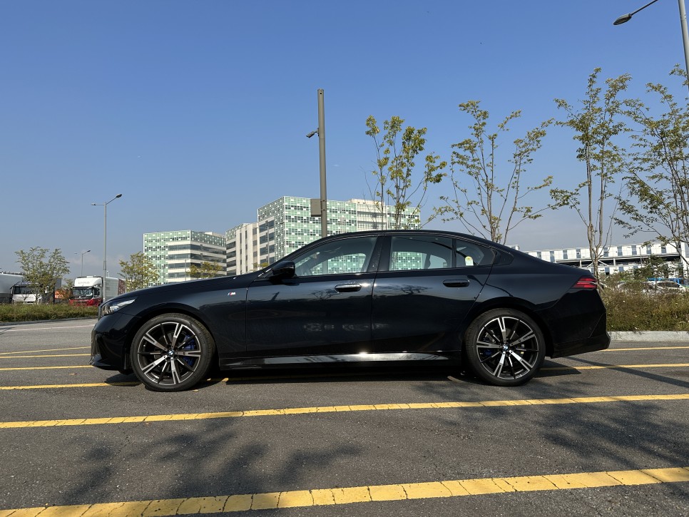 BMW 5시리즈 풀체인지 8세대 520i / 530i xDrive / 523d 프로모션과 M스포츠 플러스 언제 나오나?