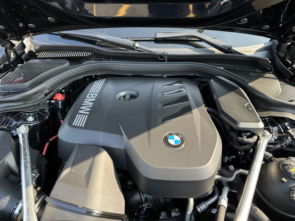 BMW 5시리즈 풀체인지 8세대 520i / 530i xDrive / 523d 프로모션과 M스포츠 플러스 언제 나오나?