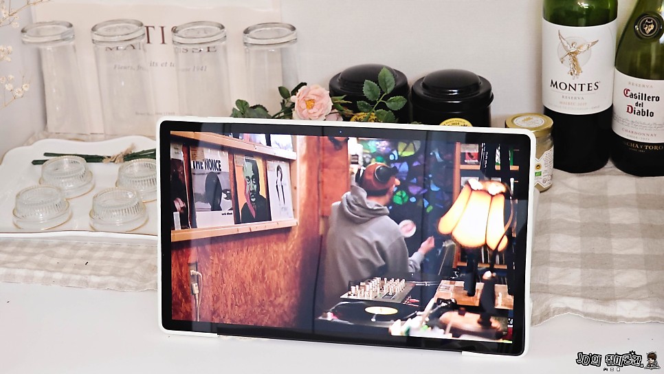 포터블 모니터 추천 스마트 OLED 뷰어로 휴대용 듀얼스크린 가능
