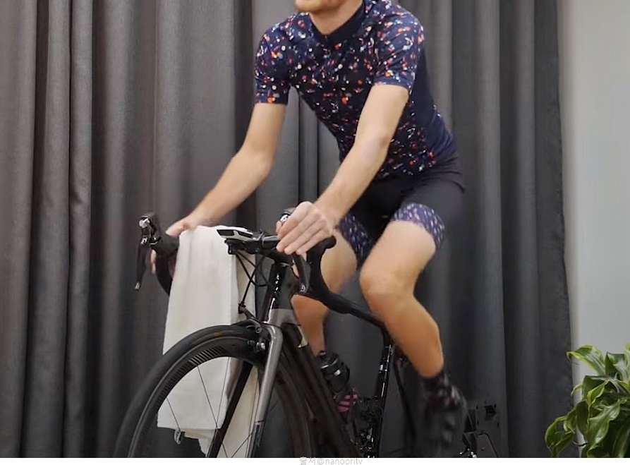 실내자전거 운동효과 무릎 건강한 운동방법 추천 속도 운동시간 칼로리 스피닝 자전거 효과