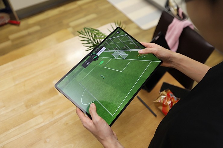 뉴퍼마켓 삼성 갤럭시탭S8 울트라 태블릿 14.6인치 대화면 프리미어 축구 보기