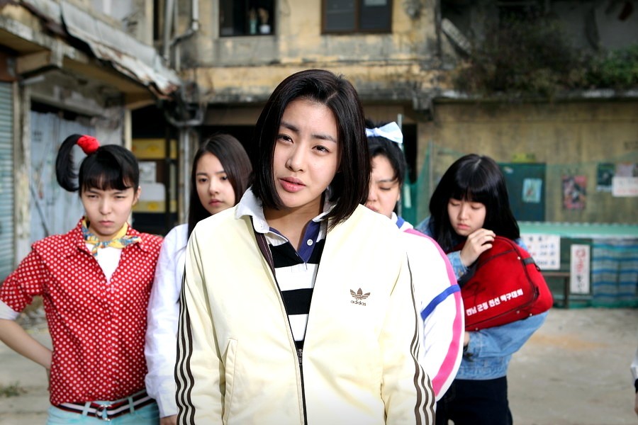 영화 써니 정보: 하춘화 나미 수지의 찬란했던 1980년대 학창 시절의 추억 (평점 출연진 명대사)