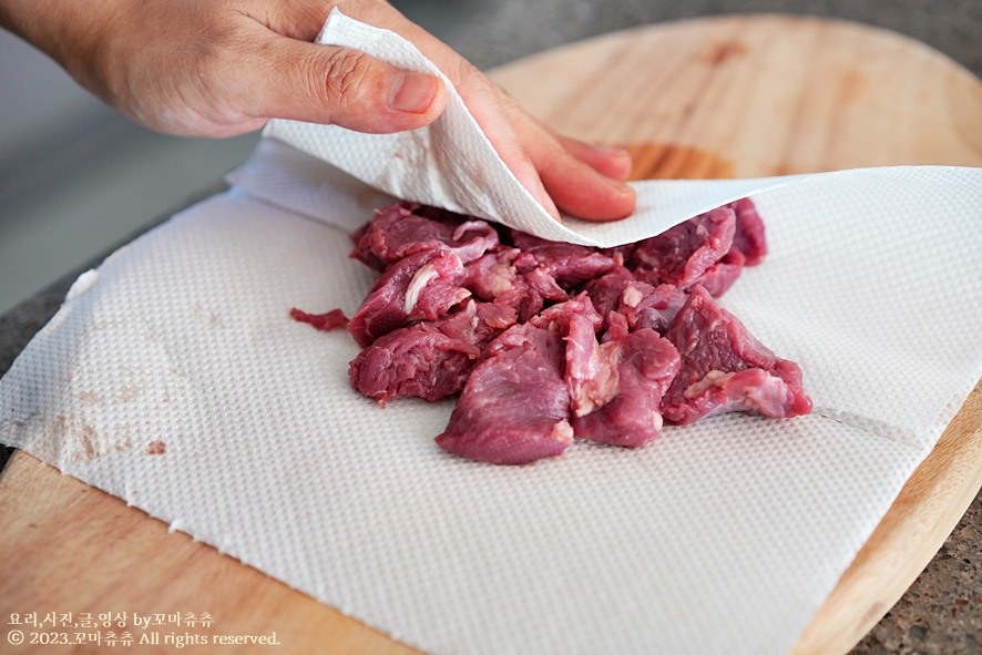 소고기 미역국 끓이는 방법 미역국 레시피 고기 소고기미역국 맛있게 끓이는 법 참치액 요리