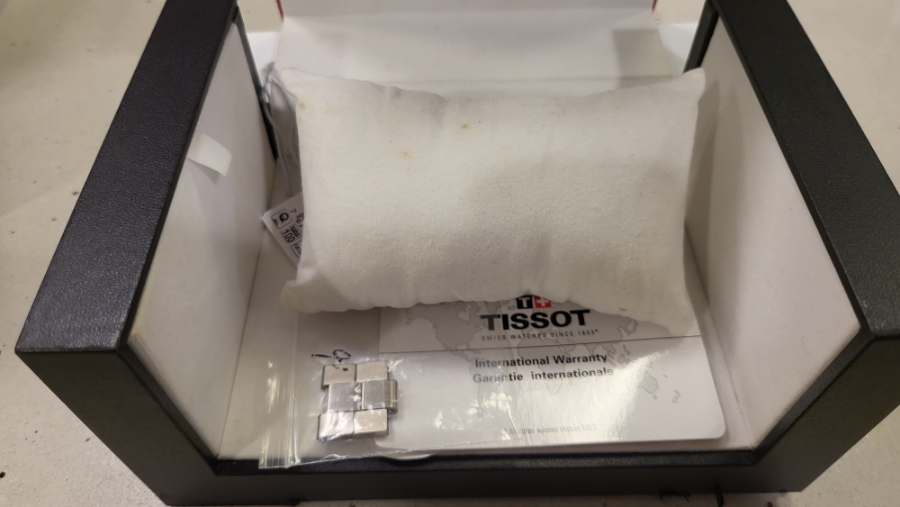 티쏘 티터치 그린다이얼 티타늄 풀박스 판매합니다