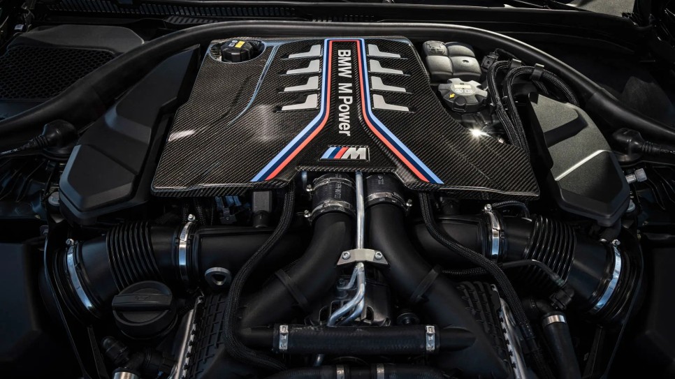 BMW가 독일 공장에서 마지막으로 만든 내연기관 엔진은 V8