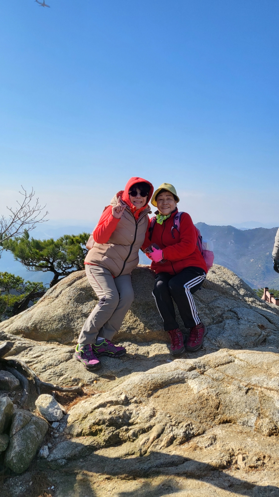 과천애문화,관악산 국기봉 가는길 과천 시민회관 쪽에서  둘레길처럼 편한 곳