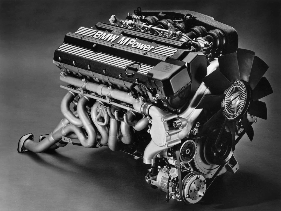 BMW가 독일 공장에서 마지막으로 만든 내연기관 엔진은 V8