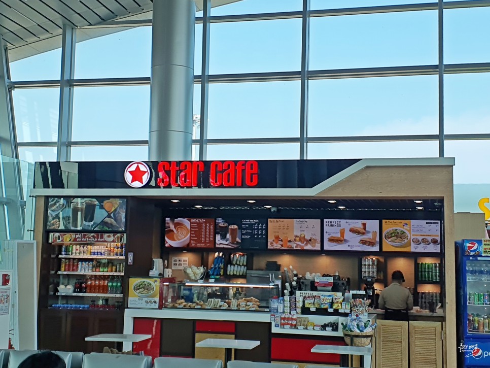 베트남 푸꾸옥 자유여행 푸꾸옥 공항 식당 하이네켄바 후기