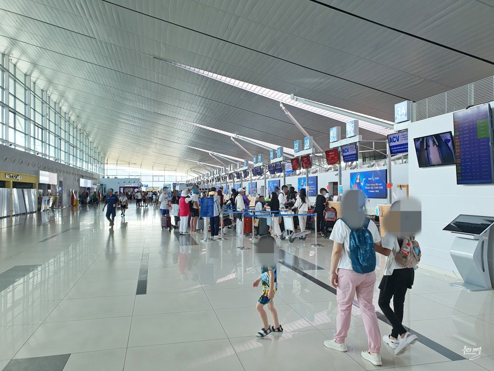 베트남 푸꾸옥 자유여행 푸꾸옥 공항 식당 하이네켄바 후기