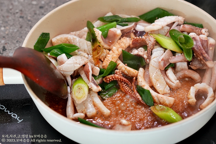 매운 오징어볶음 레시피 양념 맛있는 냉동 오징어 요리 10분 저녁반찬