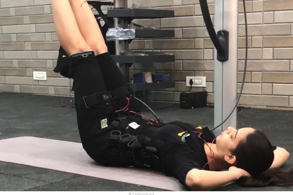 남자 여자 헬스 복근운동 기구 ab슬라이드 AB휠 홈트 운동법 EMS 트레이닝 운동 효과 11자복근