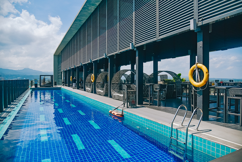 필리핀 세부 호텔 추천 가성비 좋은 시내 바이 BAI 룸 수영장
