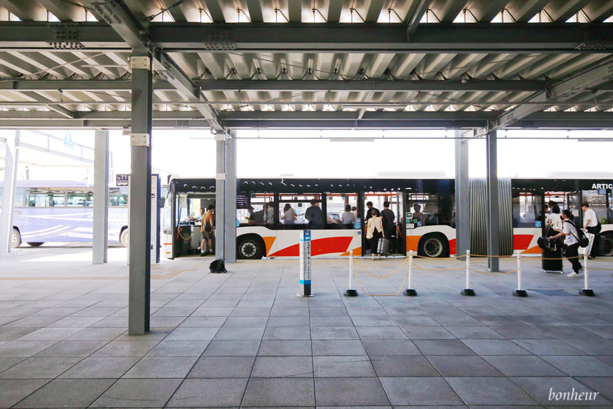 오사카공항 2터미널 가는 법 리무진 버스 요금 할인과 오사카 교통패스 스이카 카드