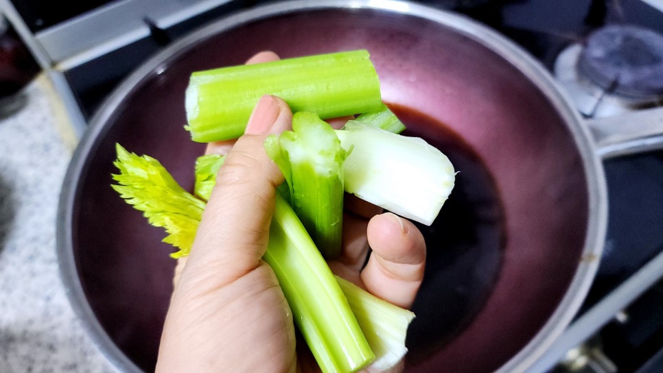 일주일밑반찬 샐러리 장아찌 만드는법 샐러리잎 손질 먹는법 간단한 요리