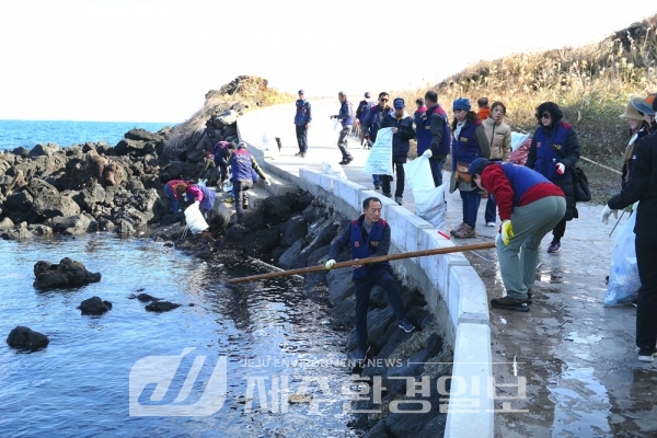 (현장포토) “우리들의 수고가 제주바다를 깨끗하게 하고 청정 제주환경에 일조한다"