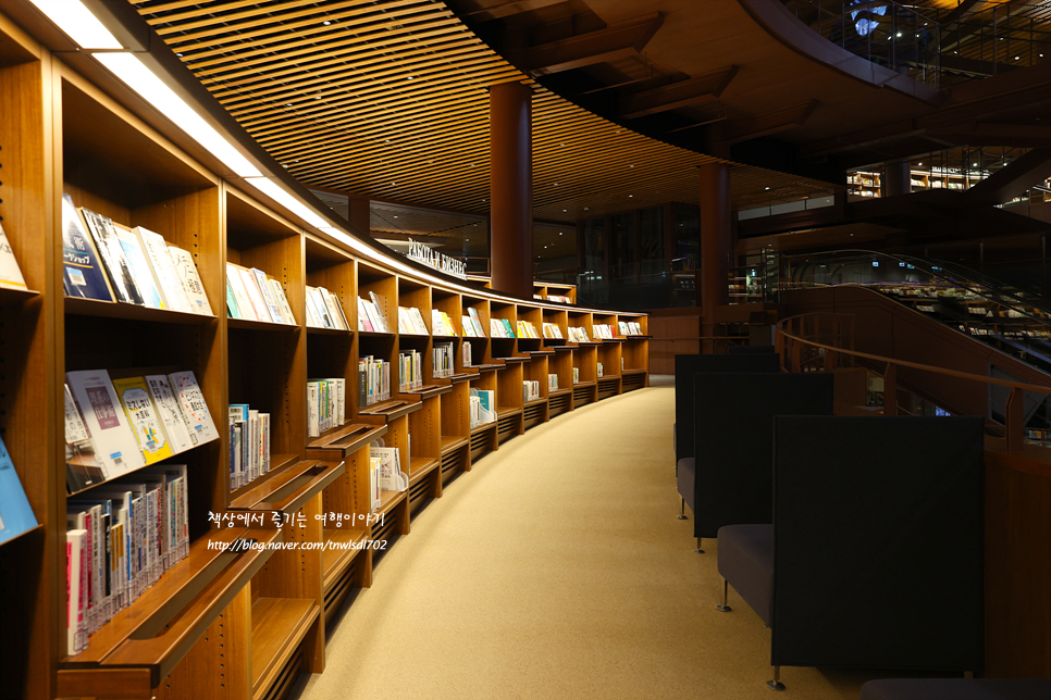 일본 소도시 여행 가나자와 이시카와 현립 도서관