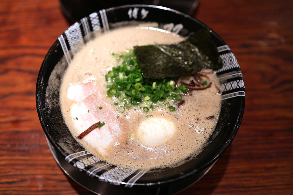 일본 후쿠오카 라멘 하카타역 맛집 돈코츠라멘