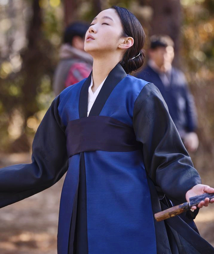 영화 파묘 첫 스틸 공개, 검은 사제들 감독 신작! 출연진 개봉일 정보