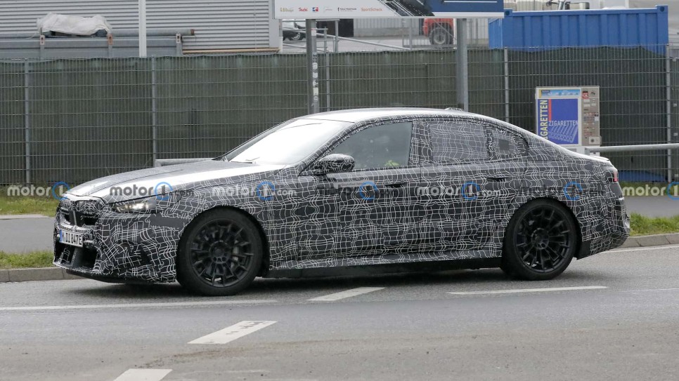 2025 신형 BMW M5에 대해 지금까지 알려진 모든 것