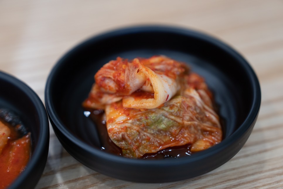 신사역 맛집 가마솥순대국밥 - 쌀쌀한 날씨에 편백찜솥밥정식과 직화오징어볶음으로 따뜻하게 뚝딱