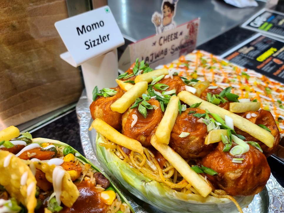 인도여행 쇼핑센터 맛집 넥서스 아마다바드 원에서 먹은 현지음식 갈릭난 시즐러 촐레 바투레 망고라씨
