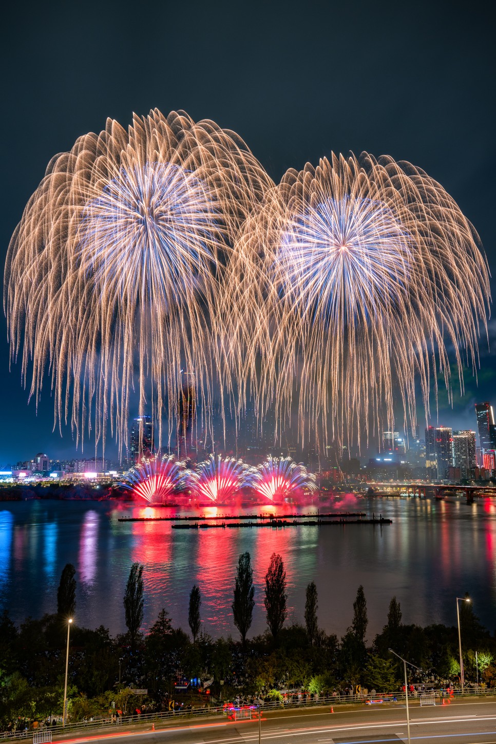 2023 서울 세계 불꽃축제 동작대교에서 바라본 화려한 불꽃축제