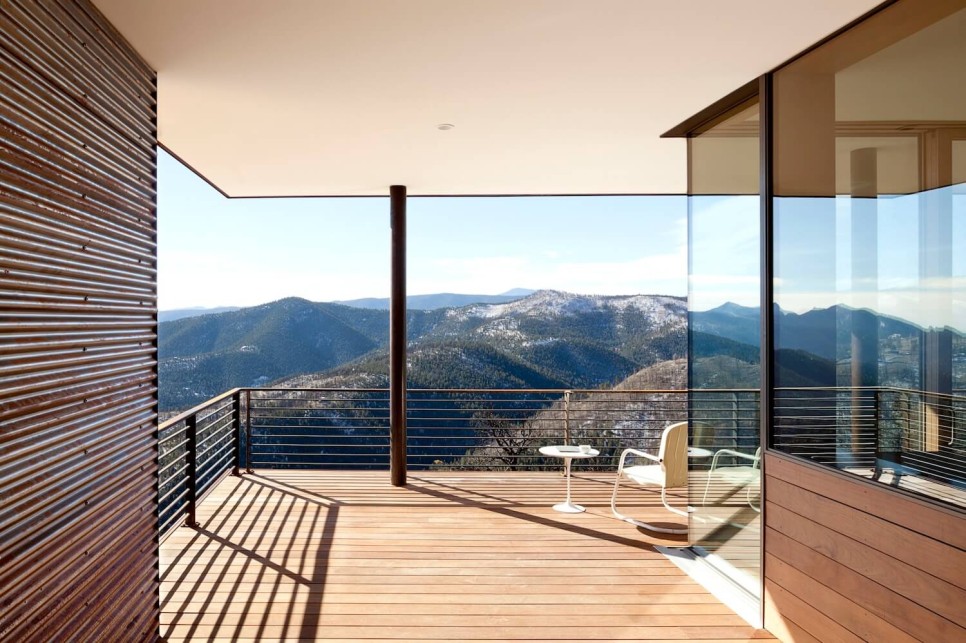 산불과 바람에 견디도록 지은 산악 주택, Sunshine Canyon Residence by Hacker Architects