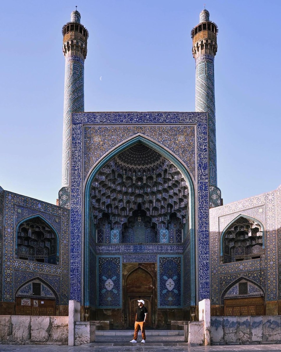 신묘한 건축 디자인 화려한 패턴의 이슬람 건축물
