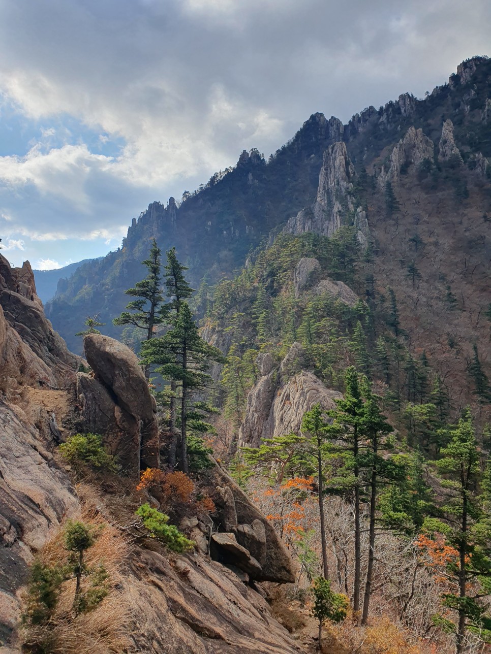 설악산 등산, 외설악 가을 단풍 산행 (용소골 ~ 칠형제봉)