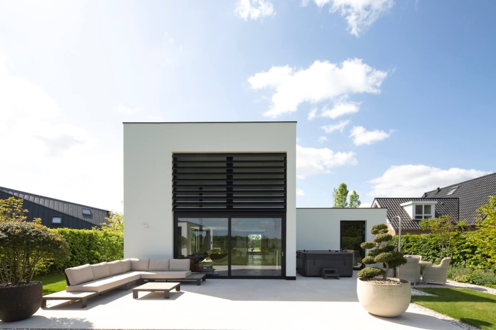 미학과 지속가능성이 완벽하게 조화를 이룬 현대식 주택, Villa KB by Joris Verhoeven Achitectuur