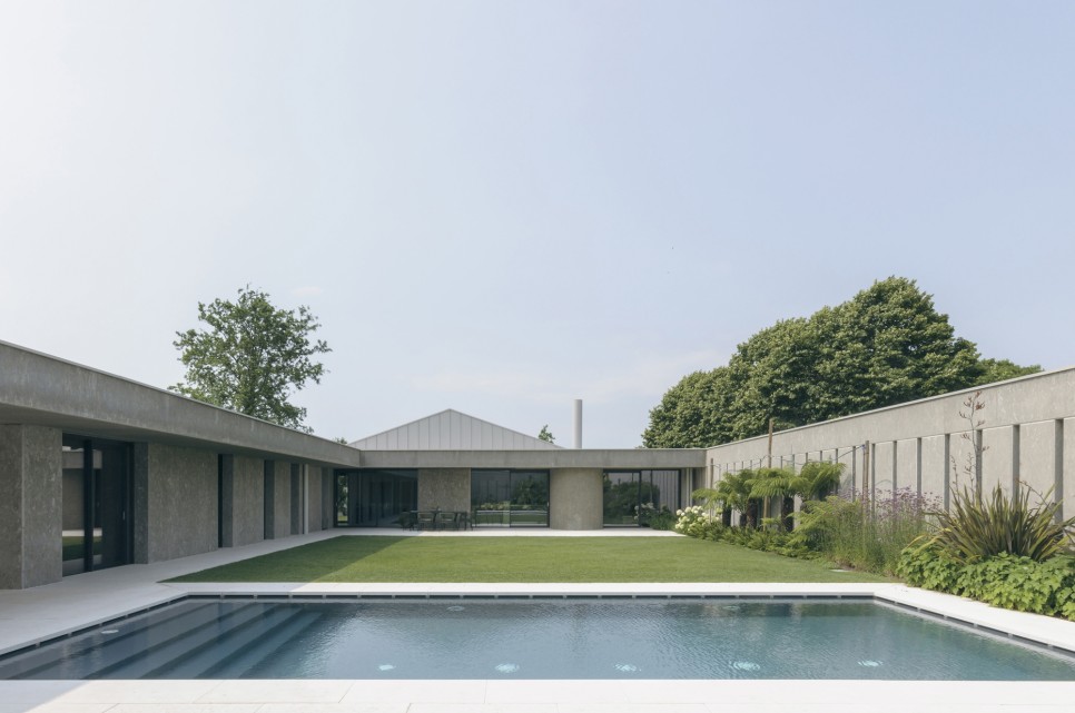 사막 속의 오아시스 같은 파티오 하우스, Dolor y Gloria House by Alberto Pizzoli Architetto